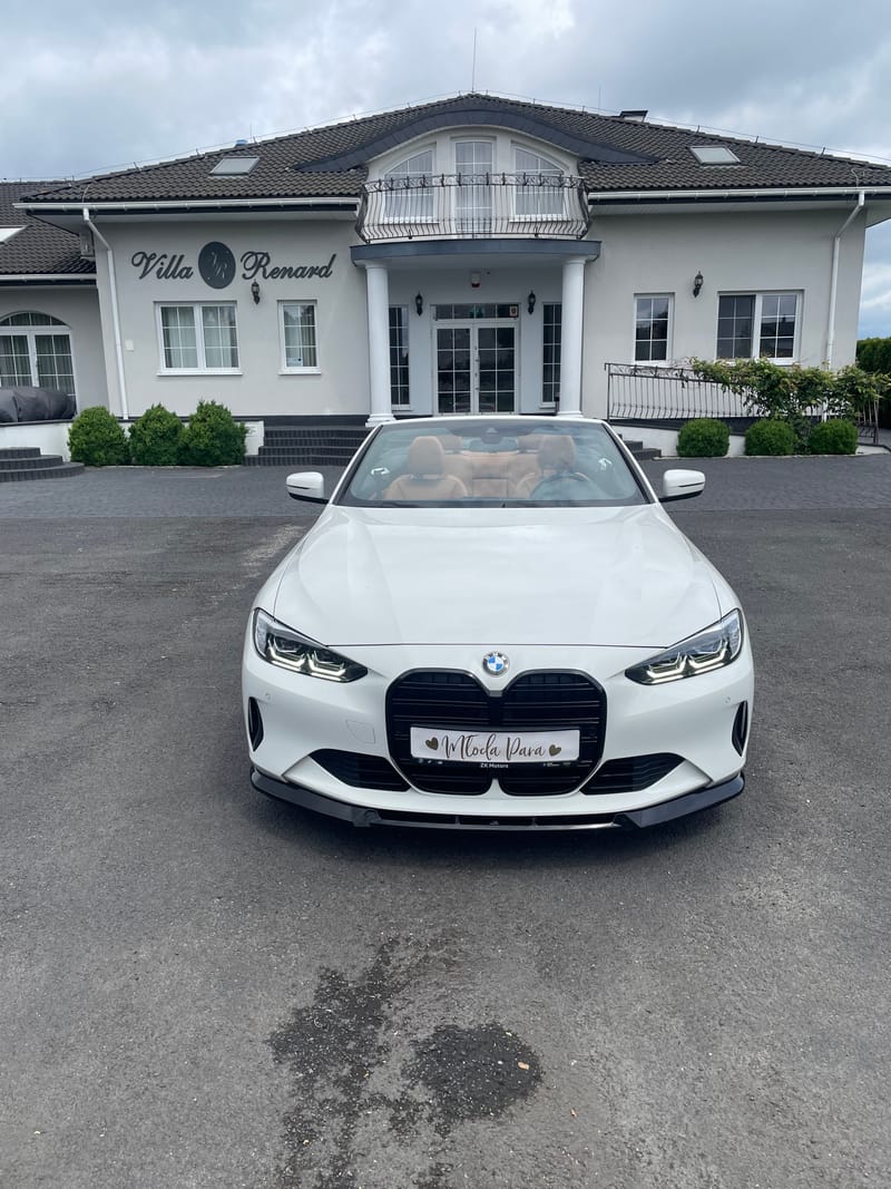 BMW 4 Cabrio G23 – widok 3/4 z przodu, białe auto ślubne